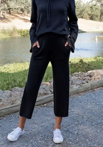 Olivia Crop Knit Pants in Black